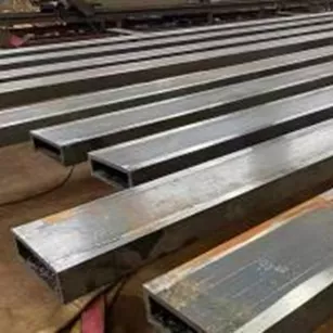 دائیں زاویہ مربع ٹیوب